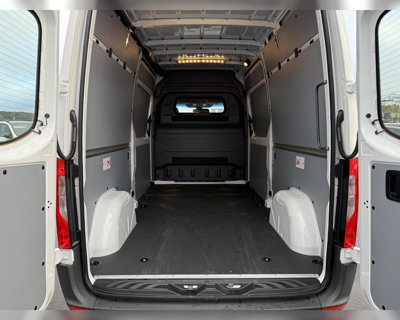 MERCEDES-BENZ SPRINTER BUSSINES 47KWH