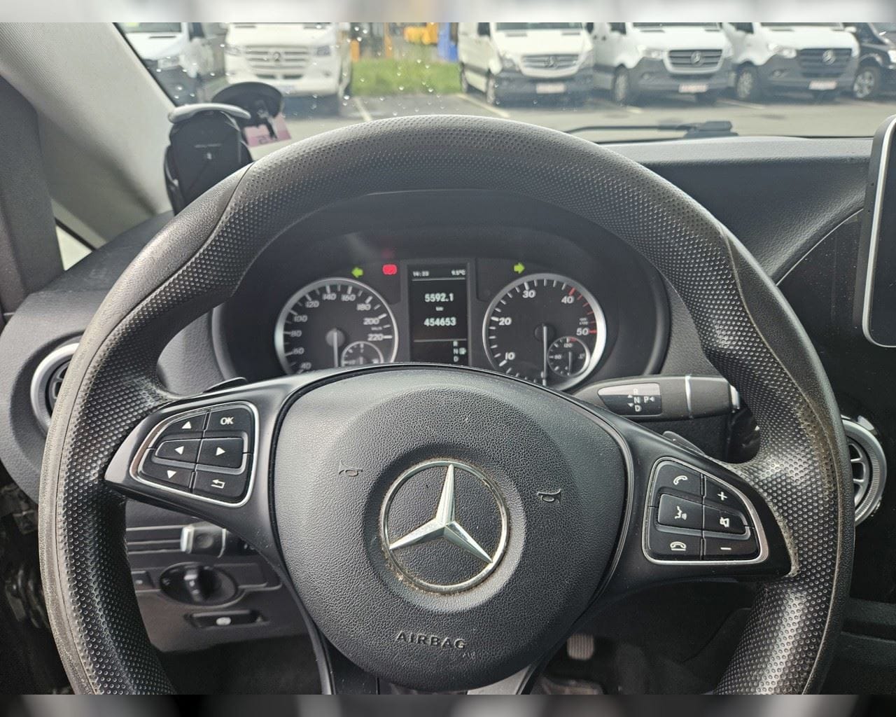 MERCEDES-BENZ VITO TOURER