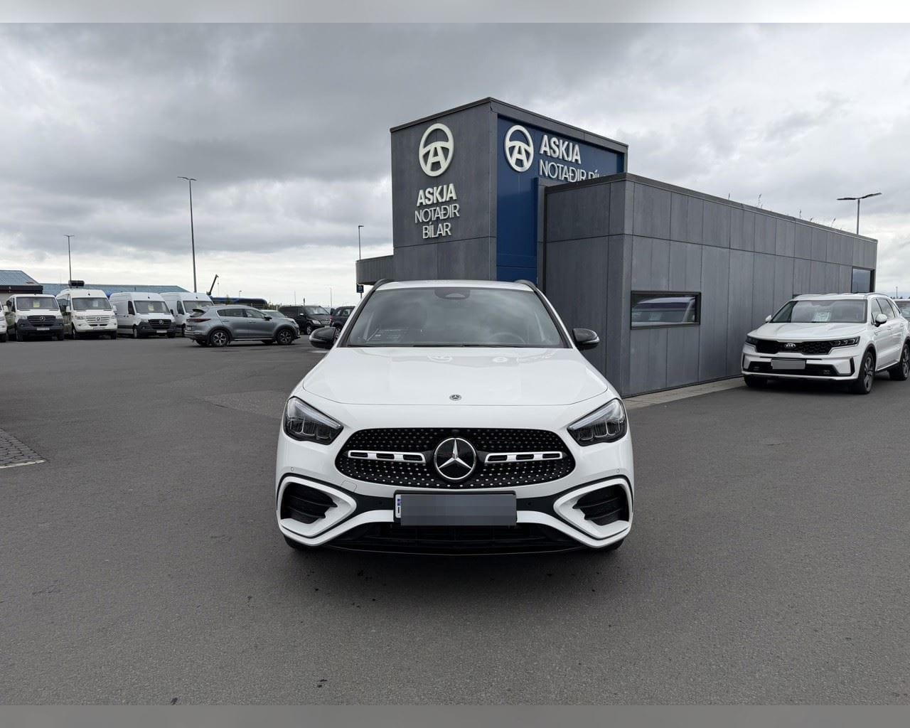 MERCEDES-BENZ GLA 250 E
