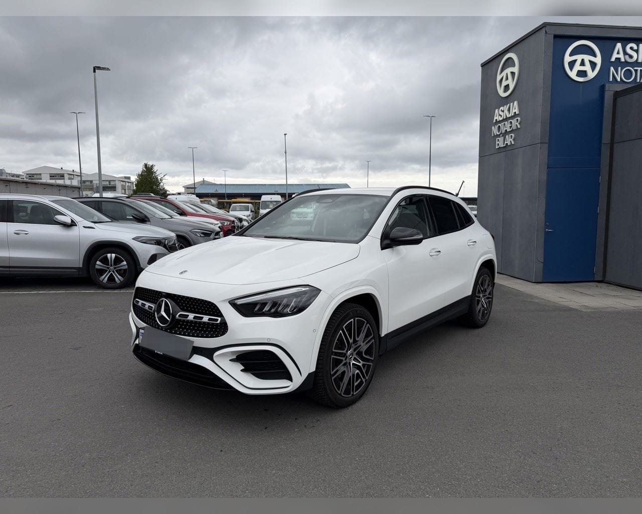 MERCEDES-BENZ GLA 250 E