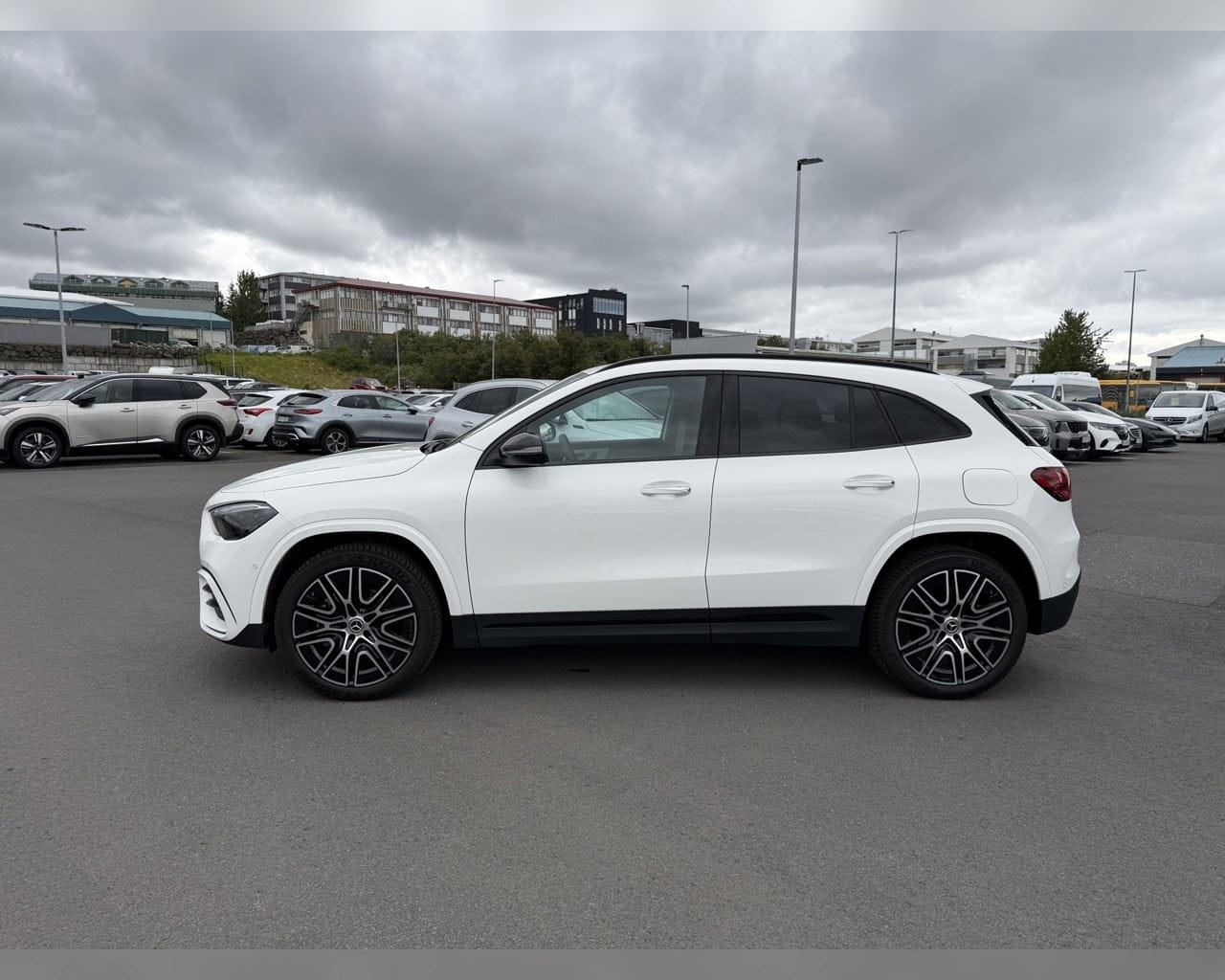 MERCEDES-BENZ GLA 250 E