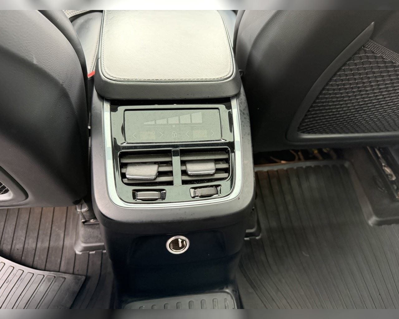 VOLVO XC90 T8 TWIN ENGINE INSCRIPTION