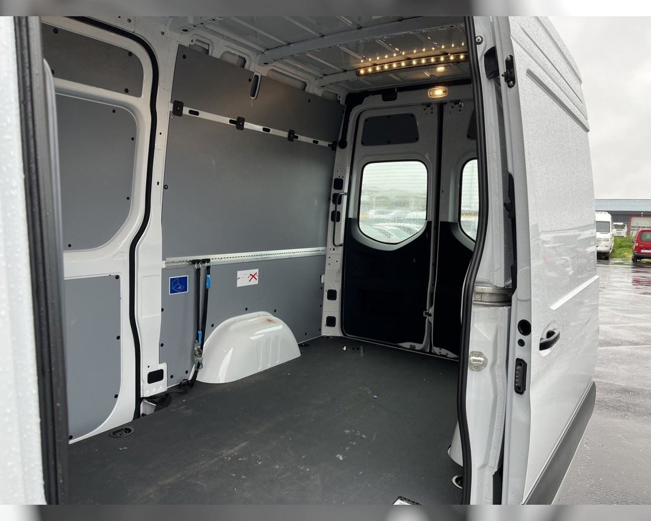 MERCEDES-BENZ SPRINTER MILLILANGUR BUSINESS