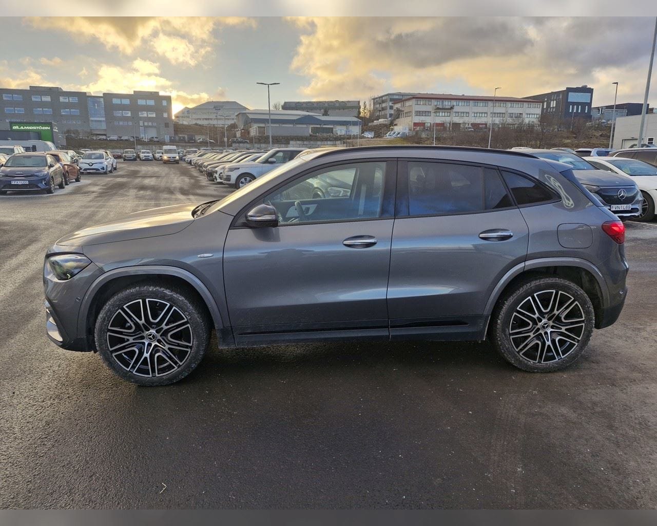 MERCEDES-BENZ GLA 250 E SPECIAL EDITION