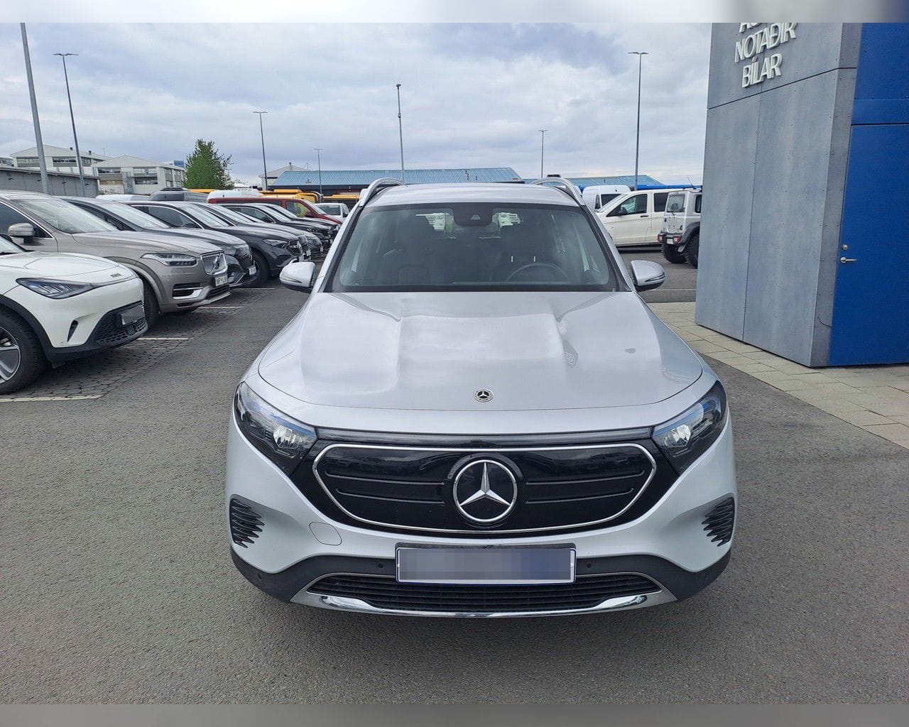 MERCEDES-BENZ EQB 300 4MATIC PURE