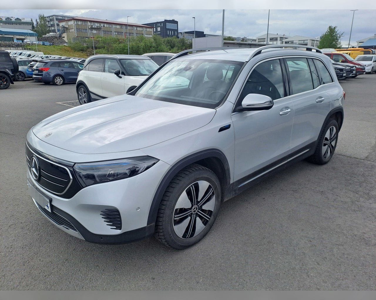 MERCEDES-BENZ EQB 300 4MATIC PURE