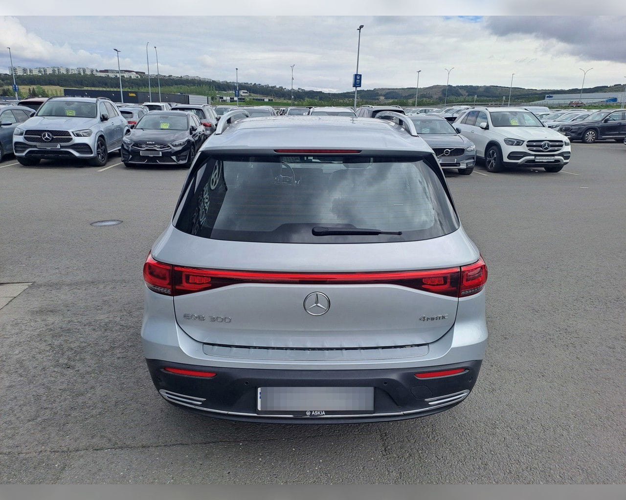 MERCEDES-BENZ EQB 300 4MATIC PURE