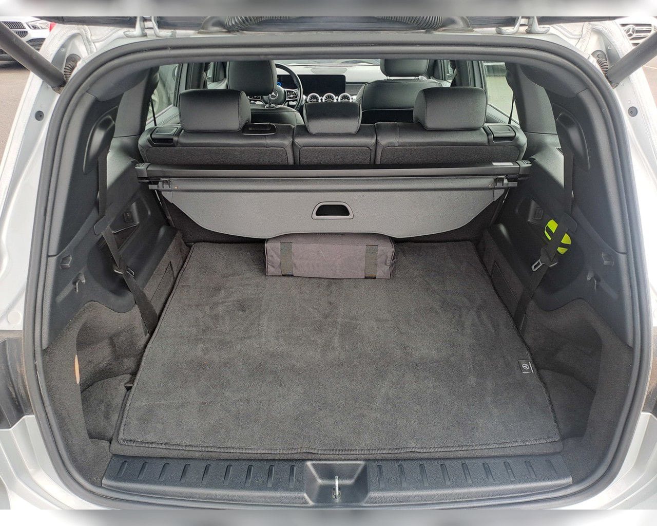 MERCEDES-BENZ EQB 300 4MATIC PURE
