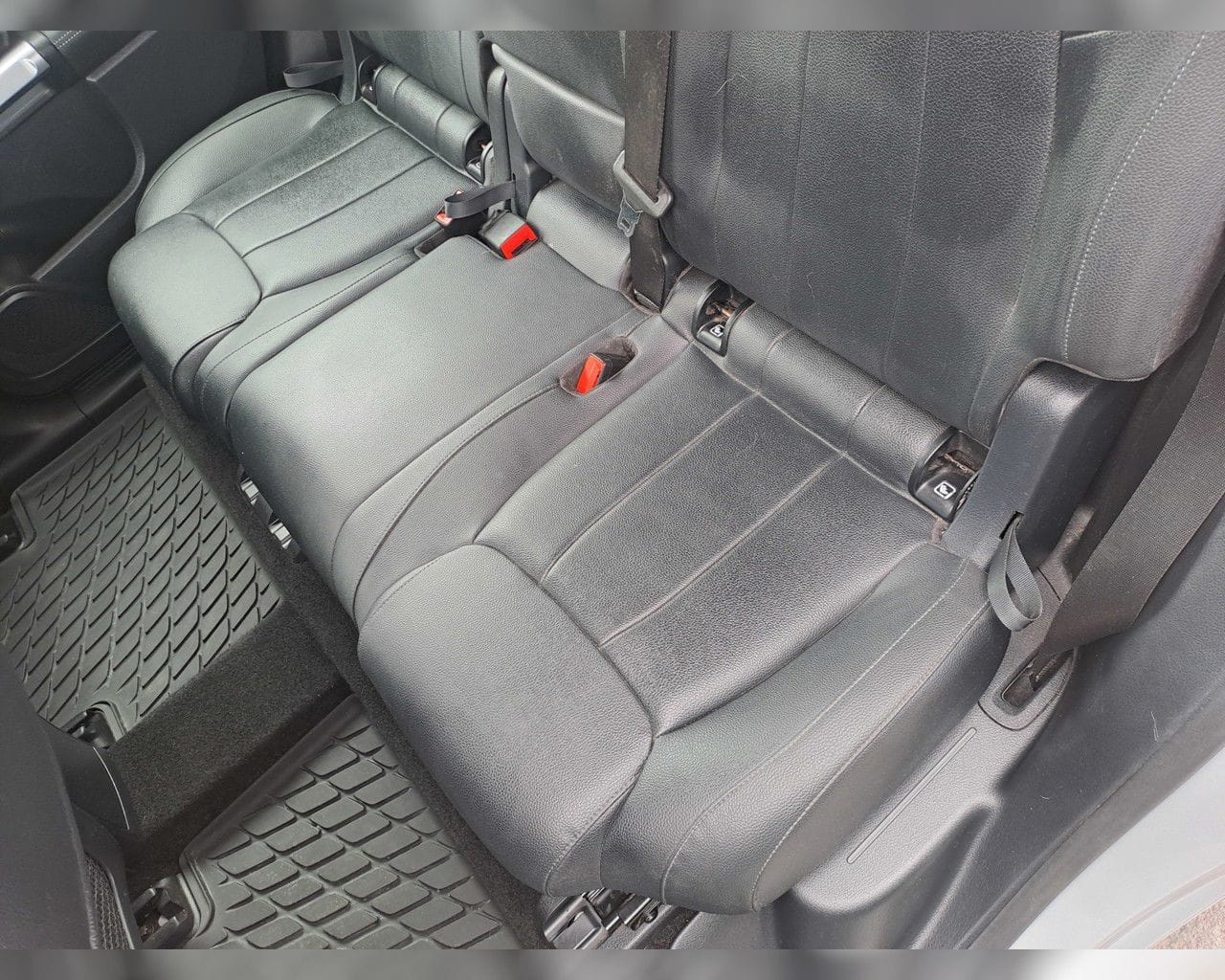 MERCEDES-BENZ EQB 300 4MATIC PURE
