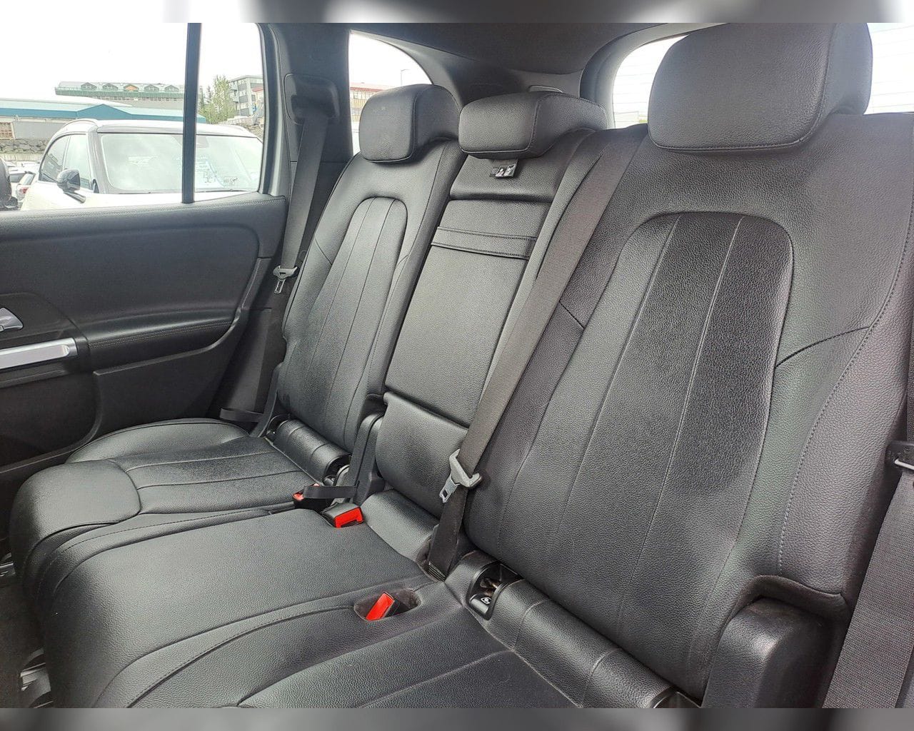 MERCEDES-BENZ EQB 300 4MATIC PURE