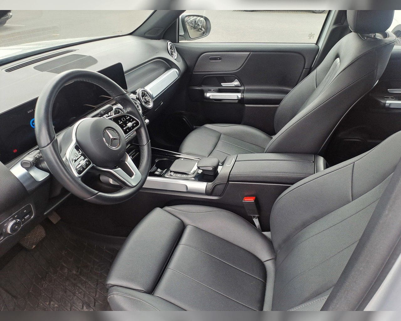 MERCEDES-BENZ EQB 300 4MATIC PURE