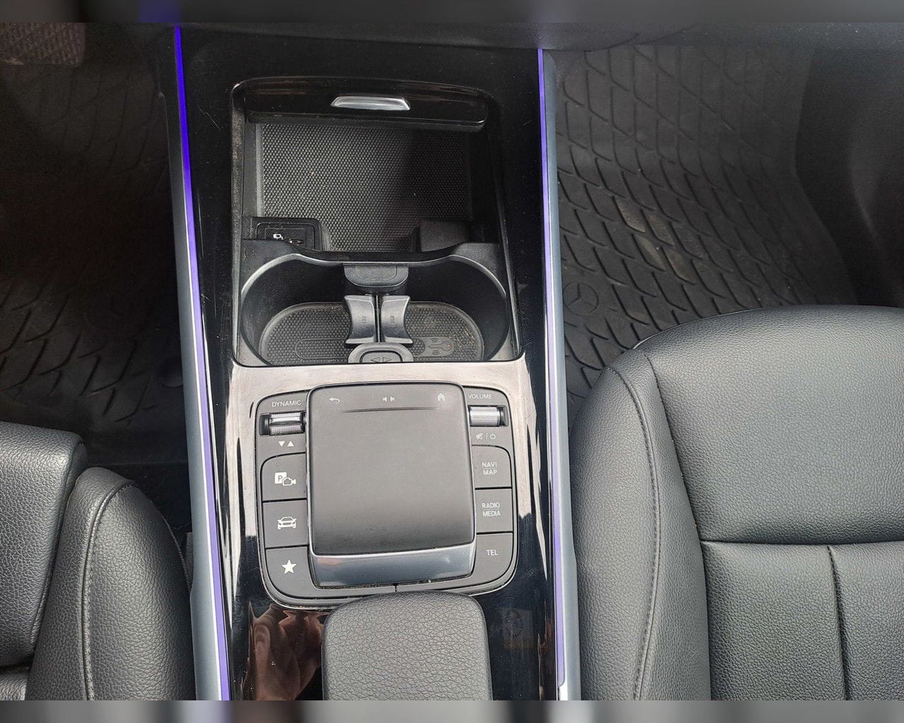 MERCEDES-BENZ EQB 300 4MATIC PURE