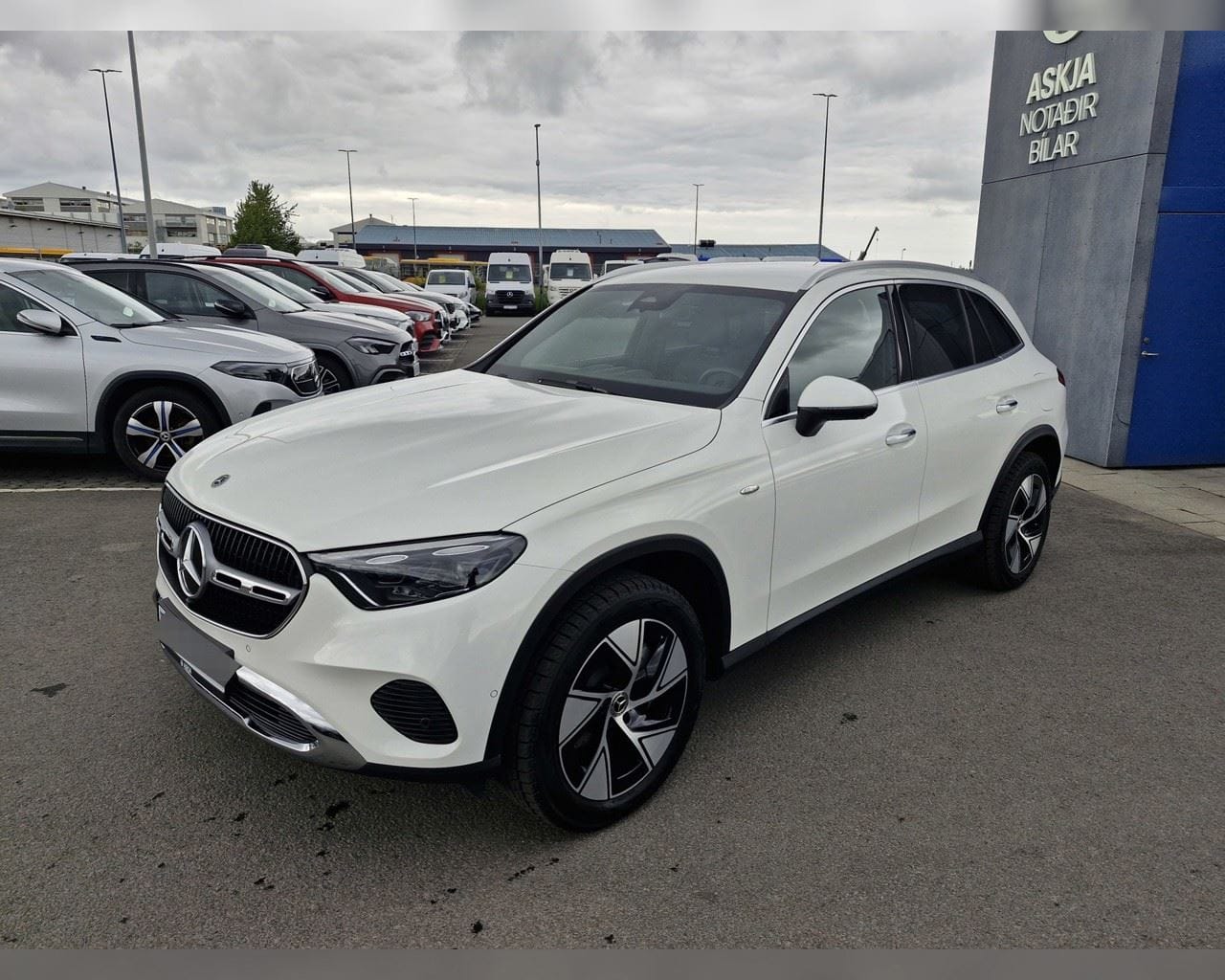 MERCEDES-BENZ GLC 300 E 4MATIC PROGRESSIVE
