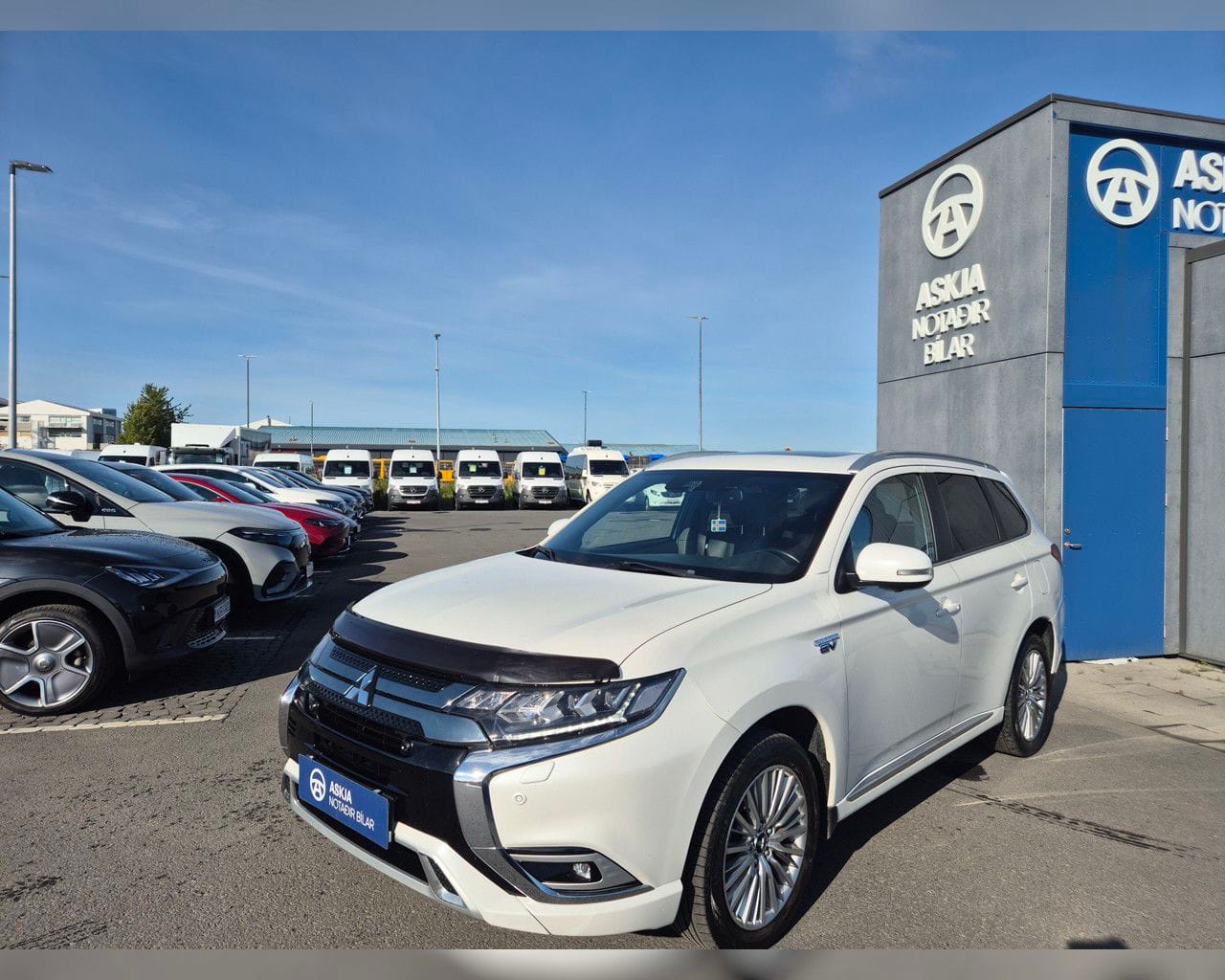 MITSUBISHI OUTLANDER INSTYLE PHEV