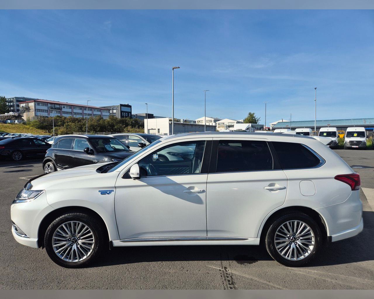 MITSUBISHI OUTLANDER INSTYLE PHEV