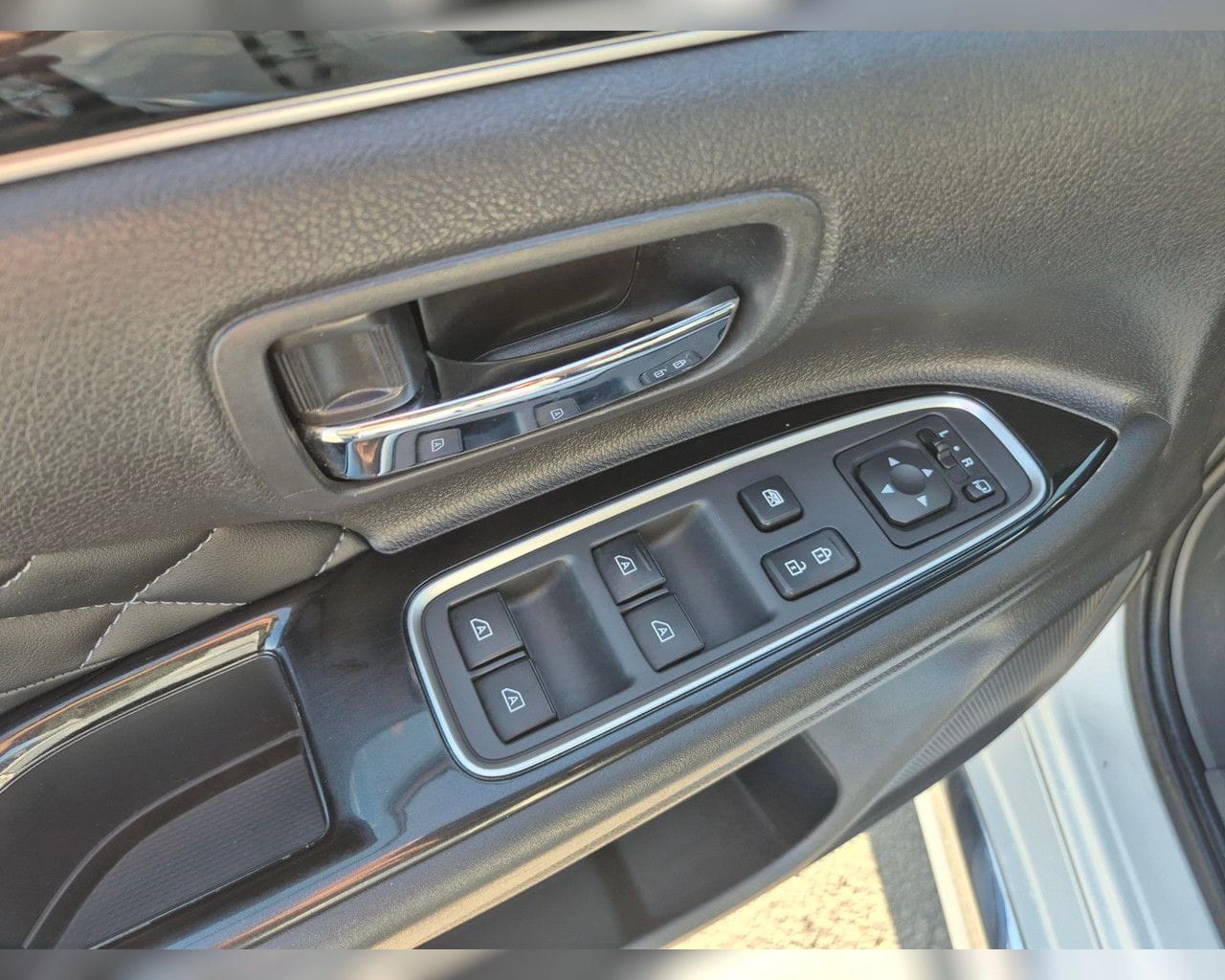 MITSUBISHI OUTLANDER INSTYLE PHEV