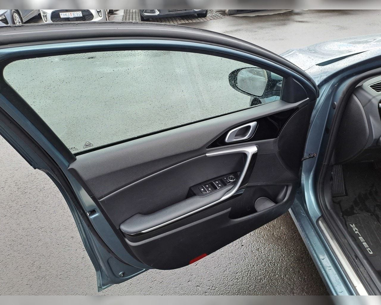KIA CEED SW PHEV URBAN