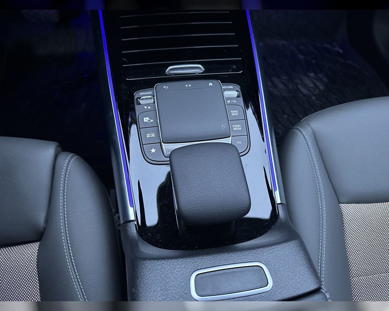 MERCEDES-BENZ EQA 350 4MATIC