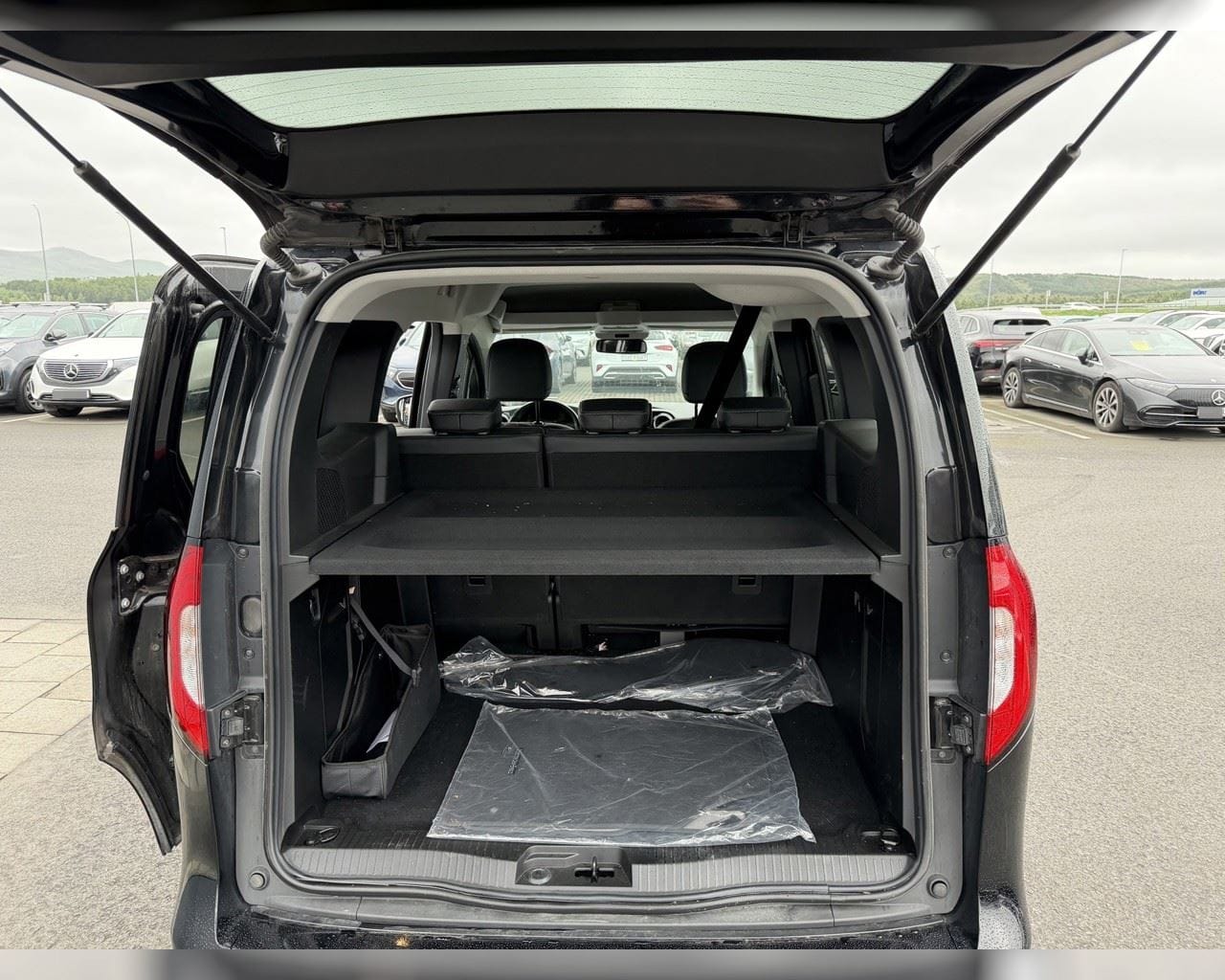 MERCEDES-BENZ EQT 200 MILLILANGUR POWER