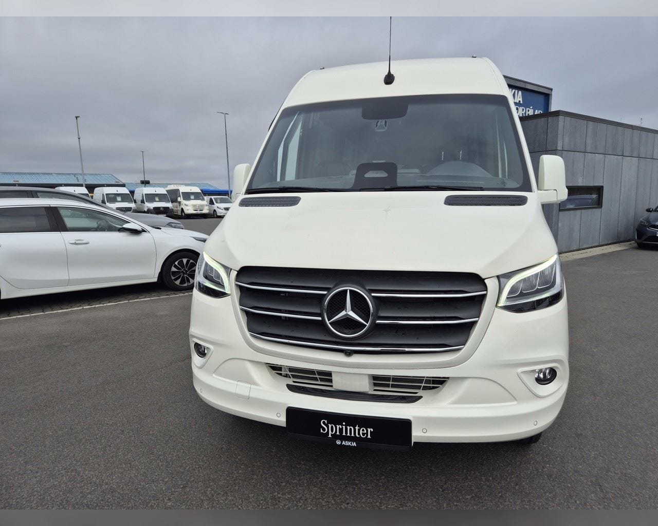 MERCEDES-BENZ SPRINTER 519 19+1