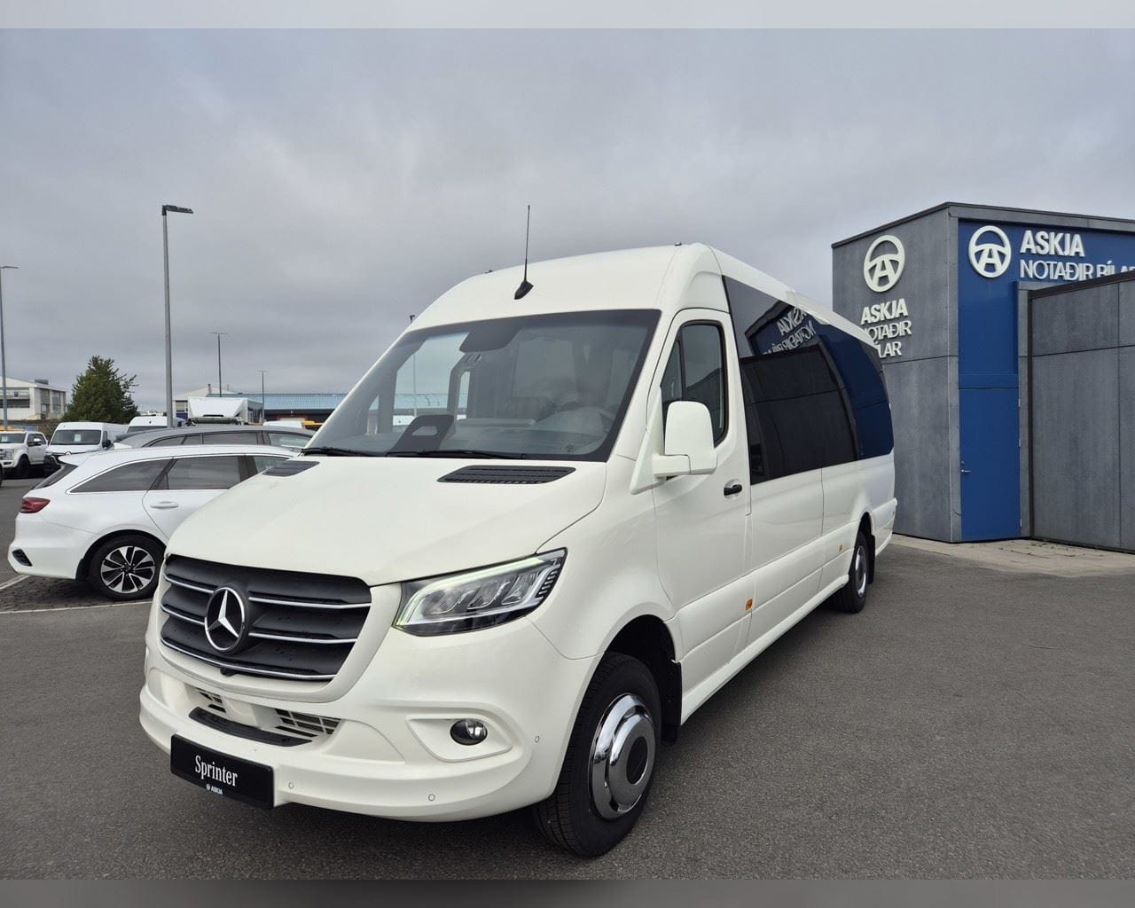 MERCEDES-BENZ SPRINTER 519 19+1