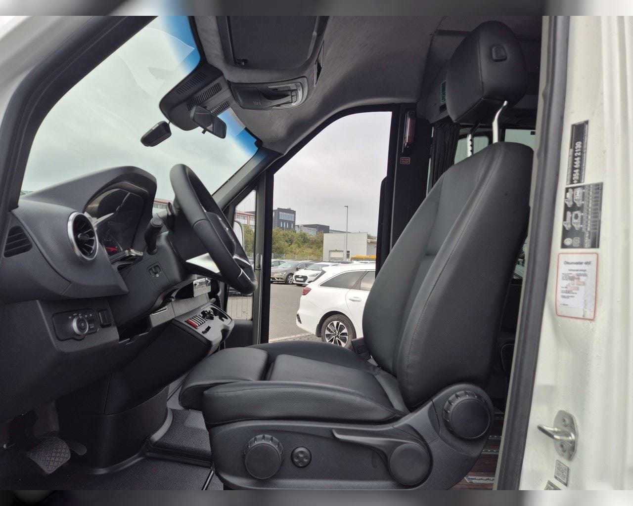 MERCEDES-BENZ SPRINTER 519 19+1