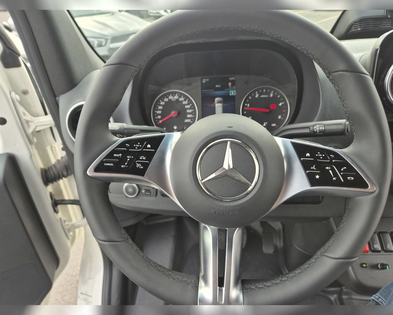 MERCEDES-BENZ SPRINTER 519 19+1