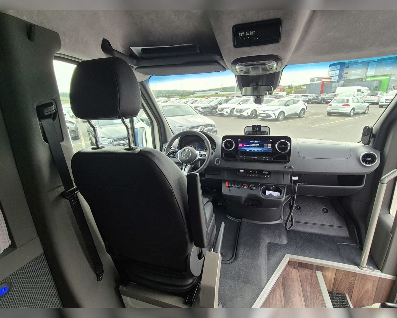 MERCEDES-BENZ SPRINTER 519 19+1