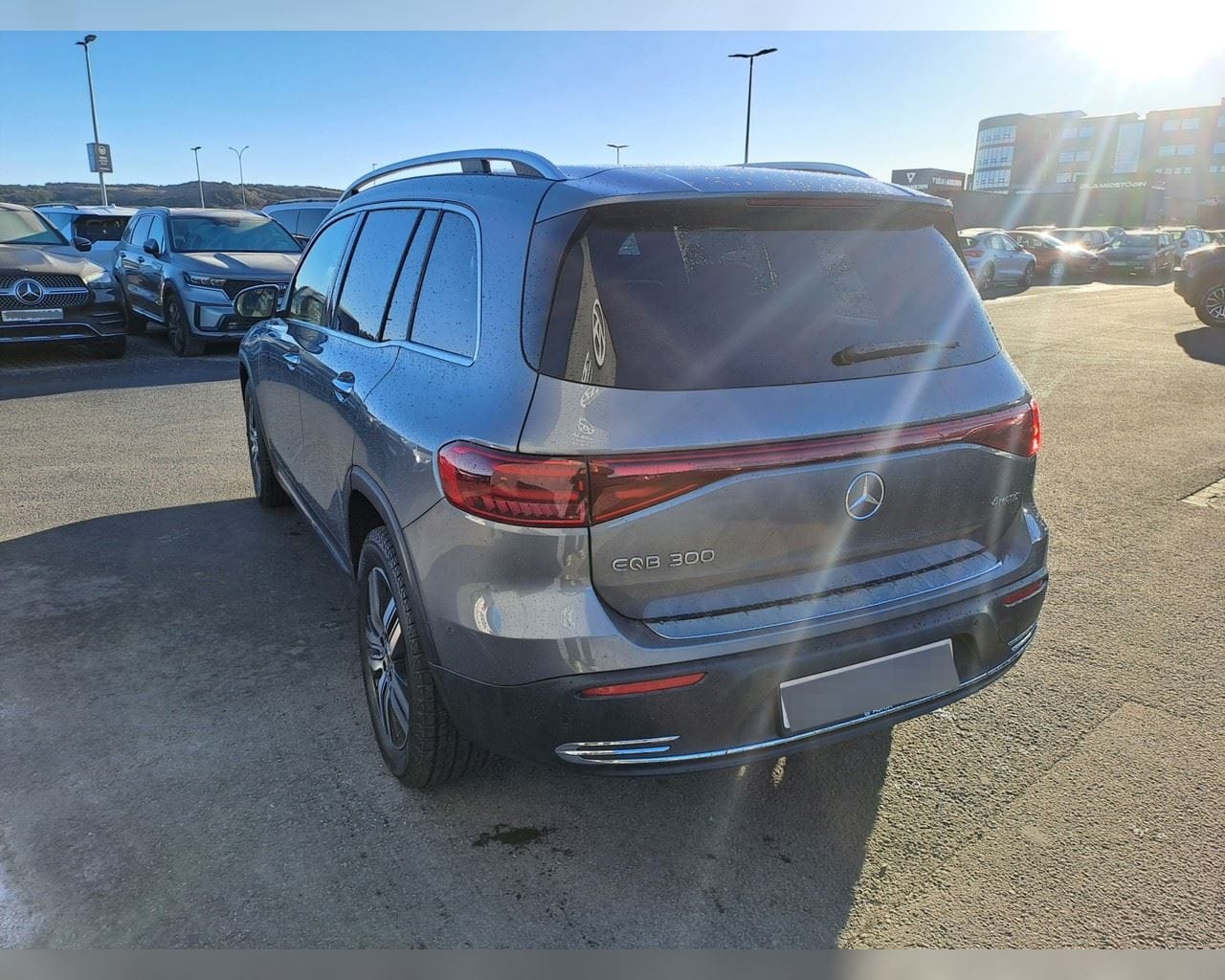 MERCEDES-BENZ EQB 300 4MATIC PROGRESSIVE
