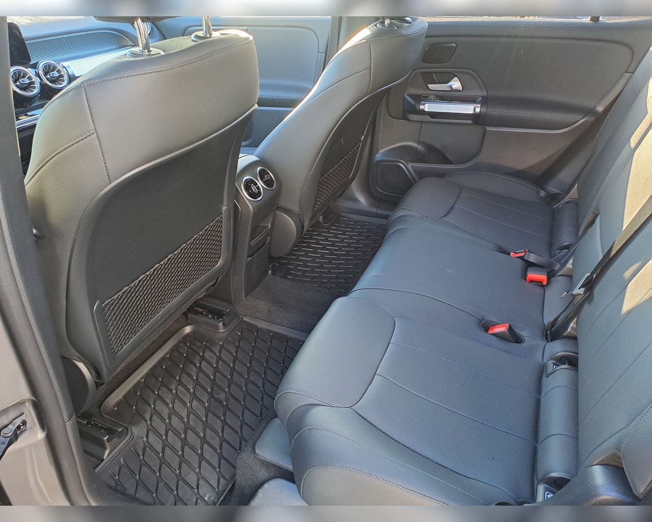 MERCEDES-BENZ EQB 300 4MATIC PROGRESSIVE