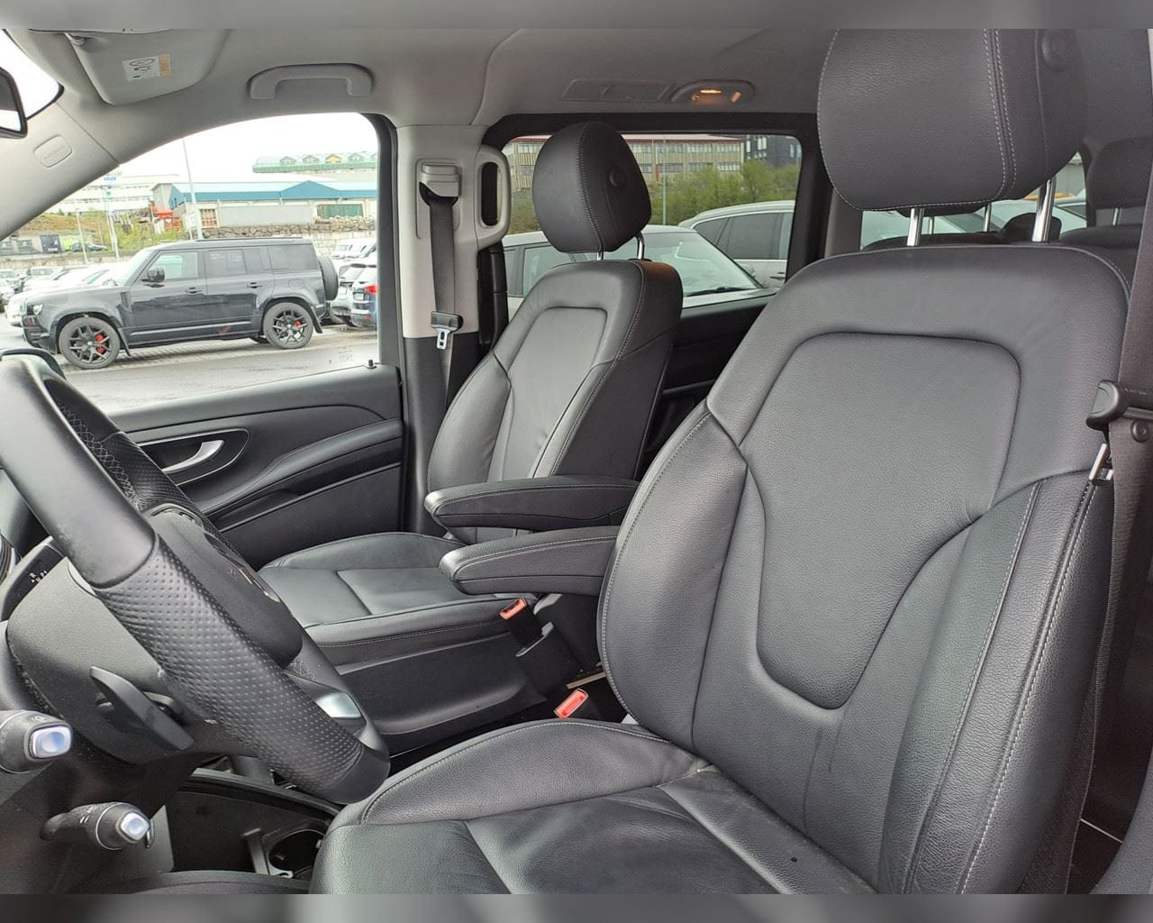 MERCEDES-BENZ EQV PROGRESSIVE LANGUR