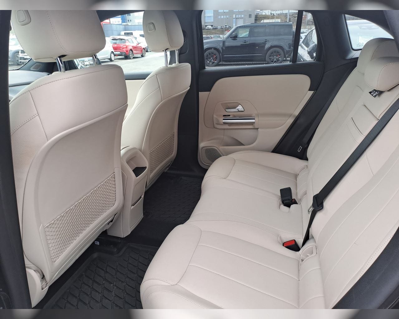 MERCEDES-BENZ EQA 250 PURE