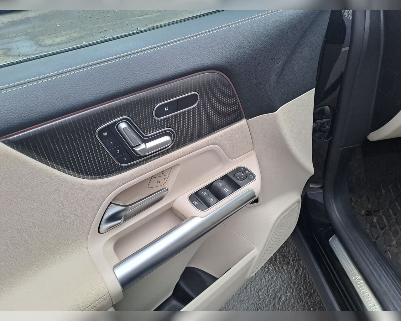 MERCEDES-BENZ EQA 250 PURE