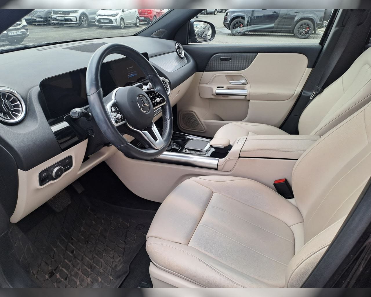 MERCEDES-BENZ EQA 250 PURE