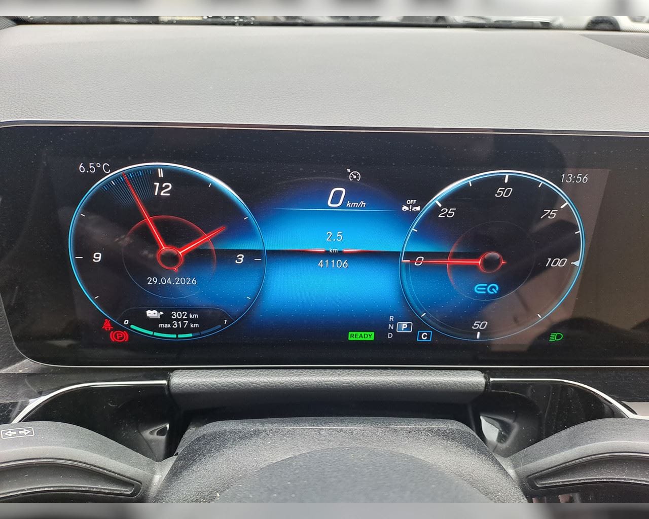 MERCEDES-BENZ EQA 250 PURE