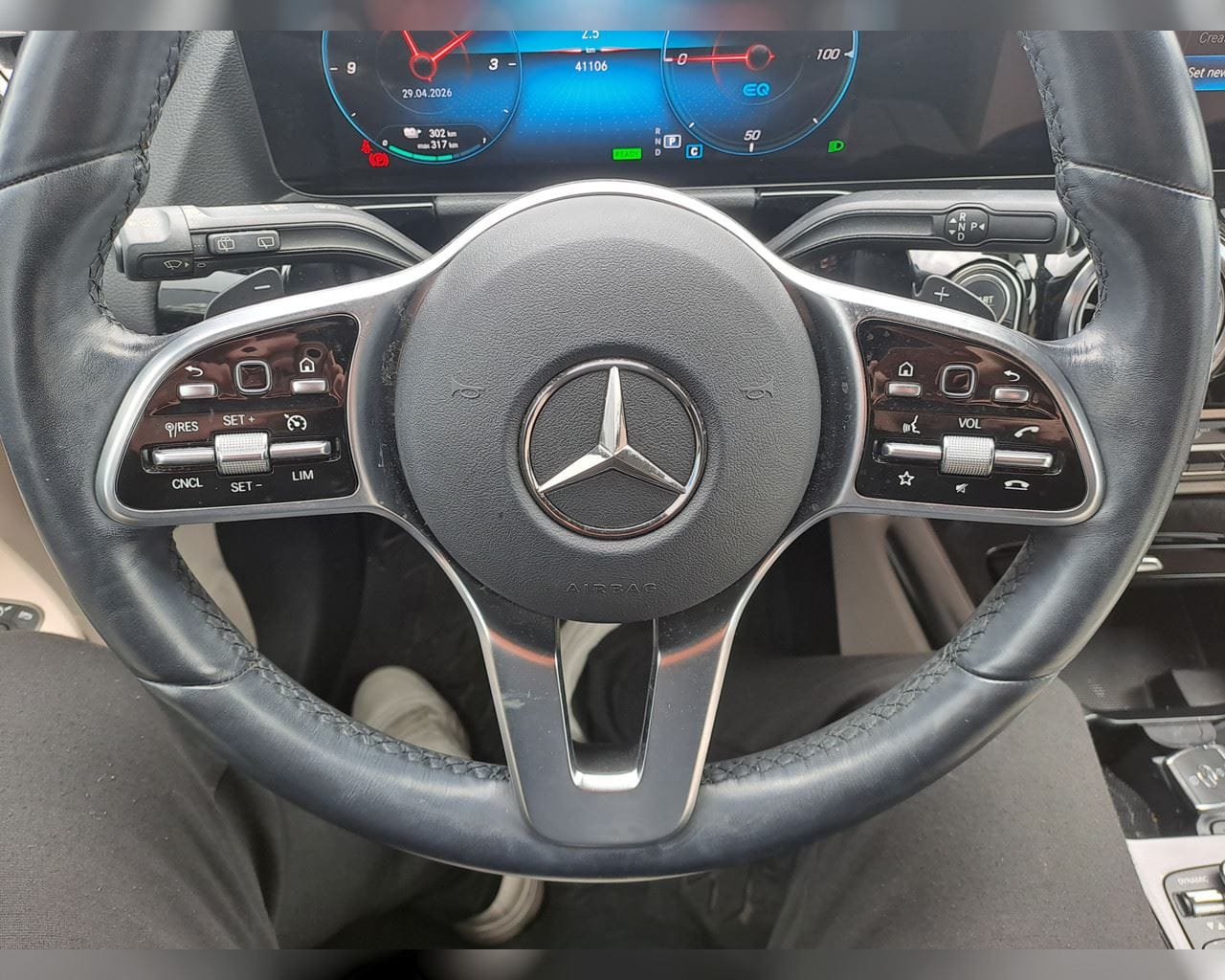 MERCEDES-BENZ EQA 250 PURE