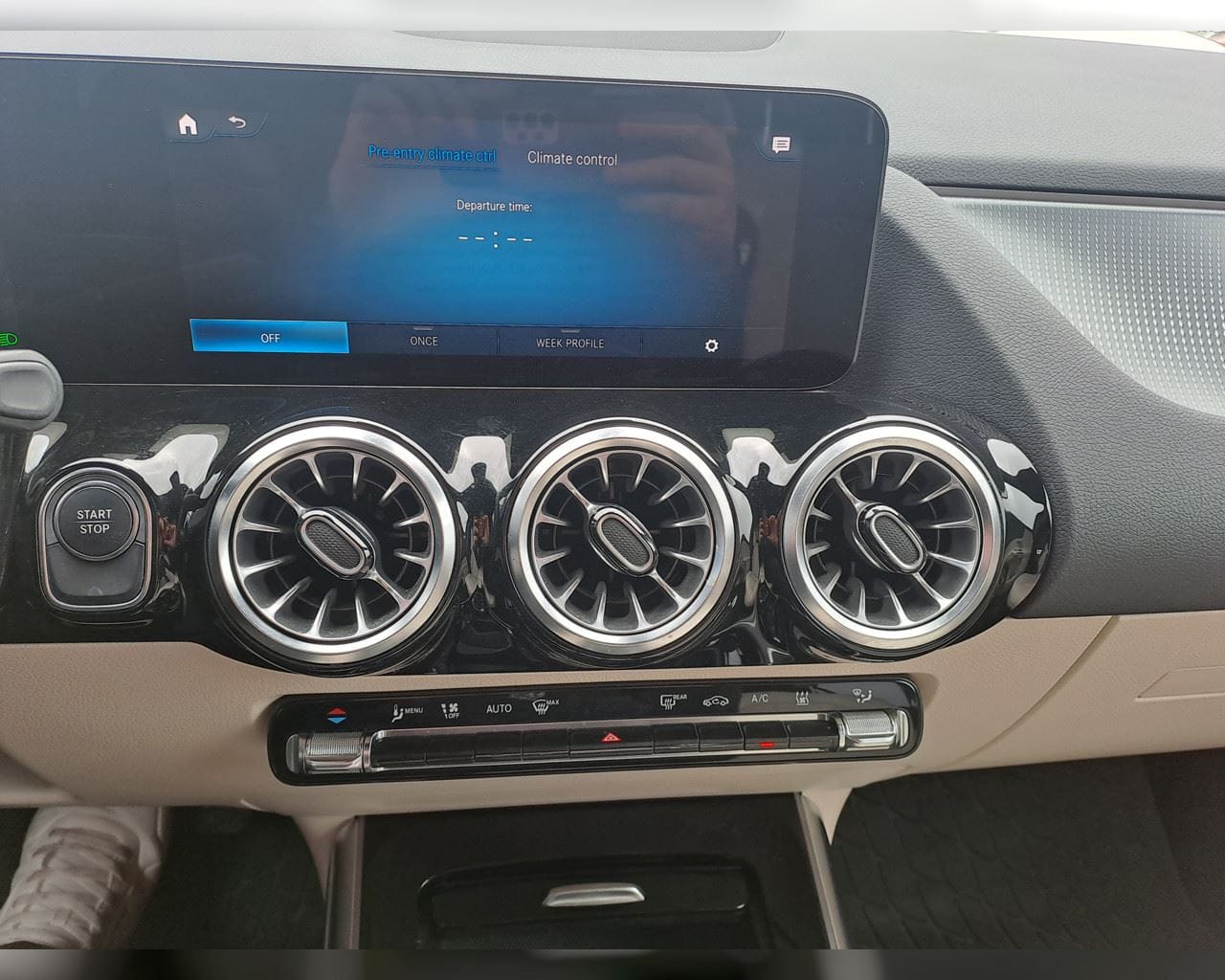 MERCEDES-BENZ EQA 250 PURE