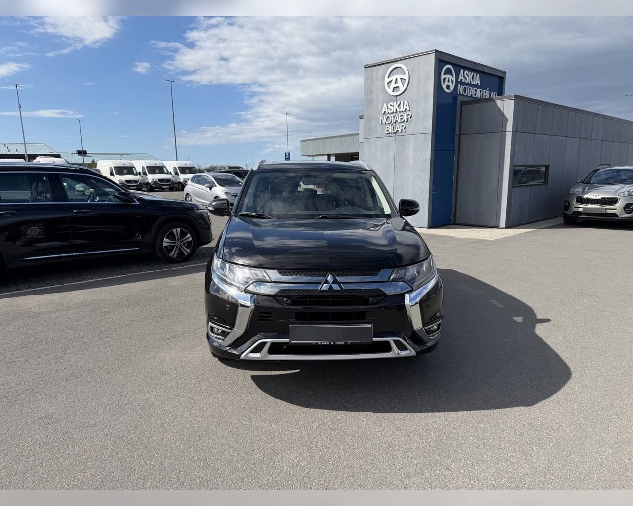 MITSUBISHI OUTLANDER