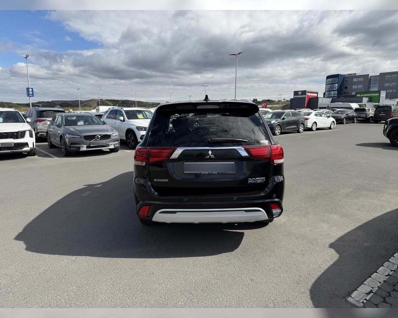MITSUBISHI OUTLANDER
