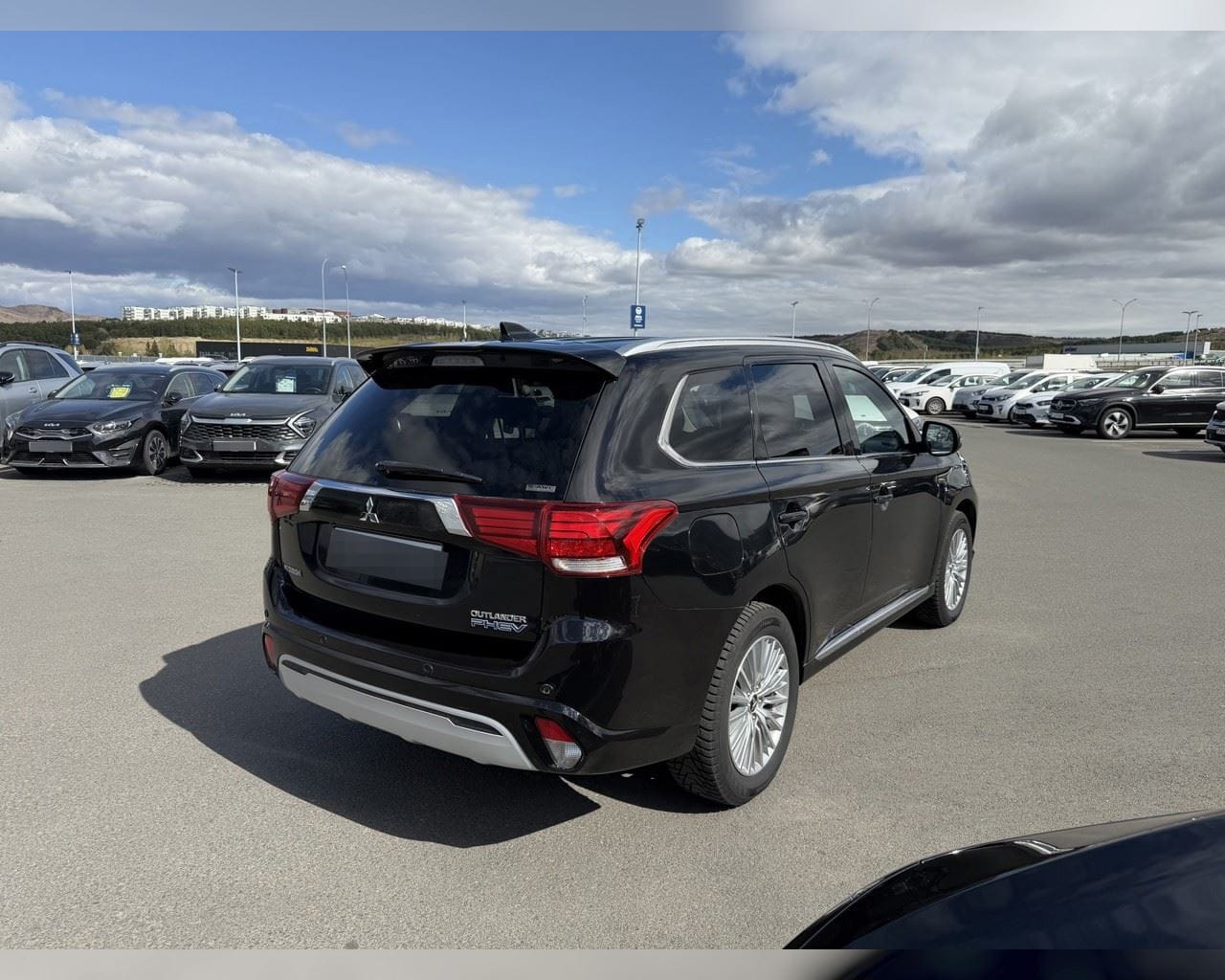 MITSUBISHI OUTLANDER