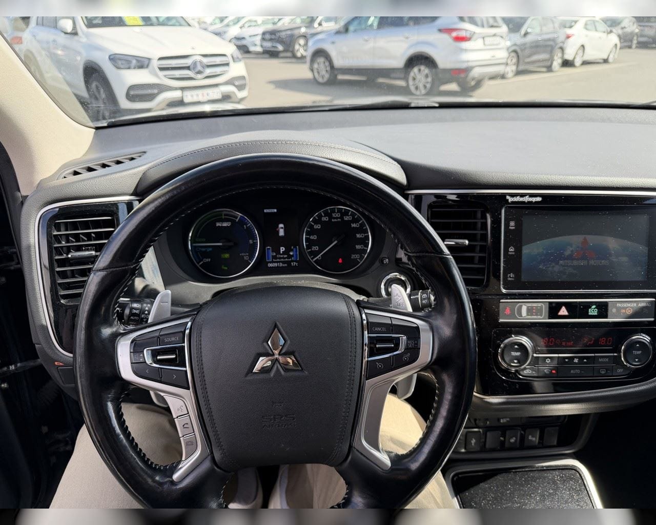MITSUBISHI OUTLANDER