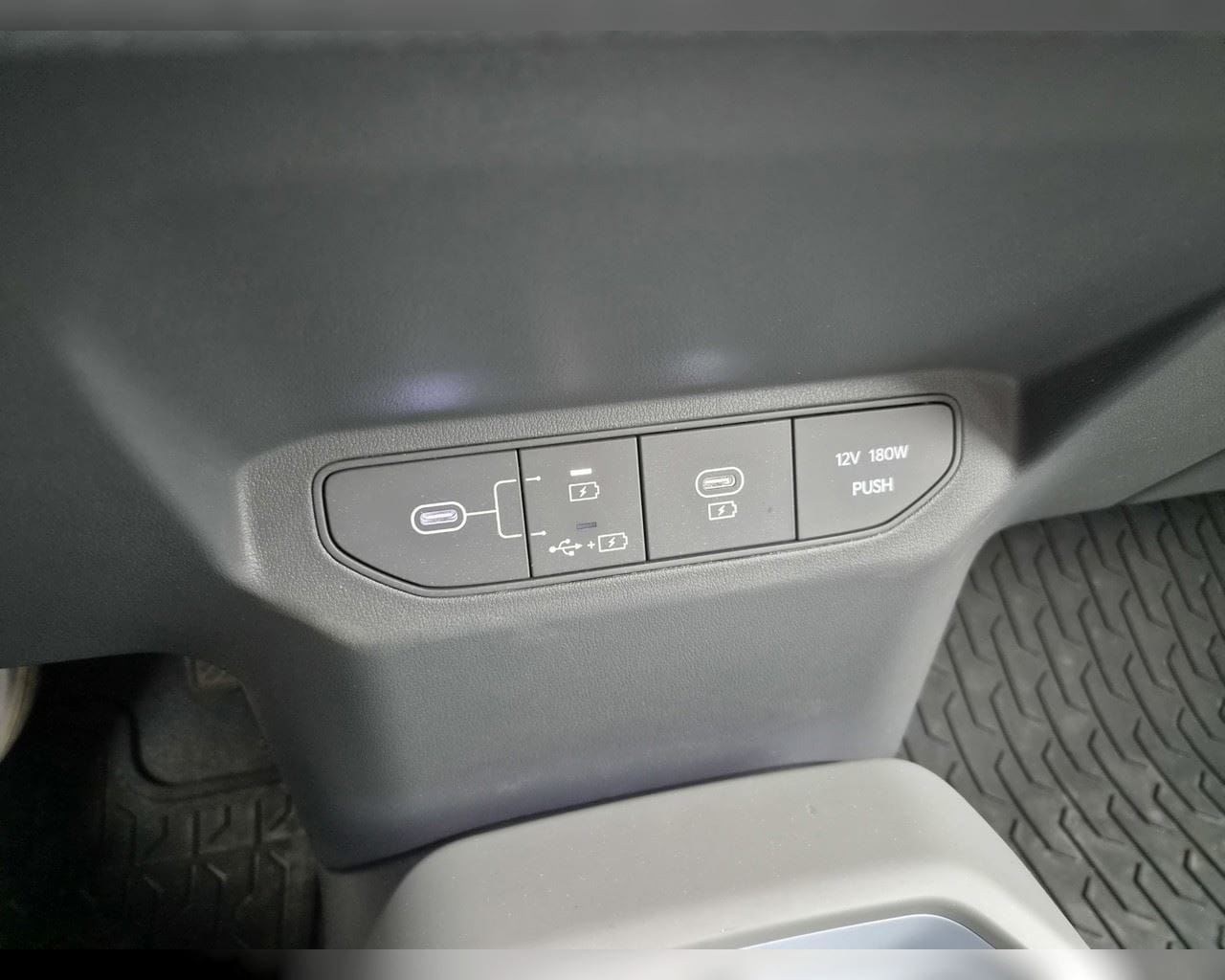 KIA EV3 LUXURY