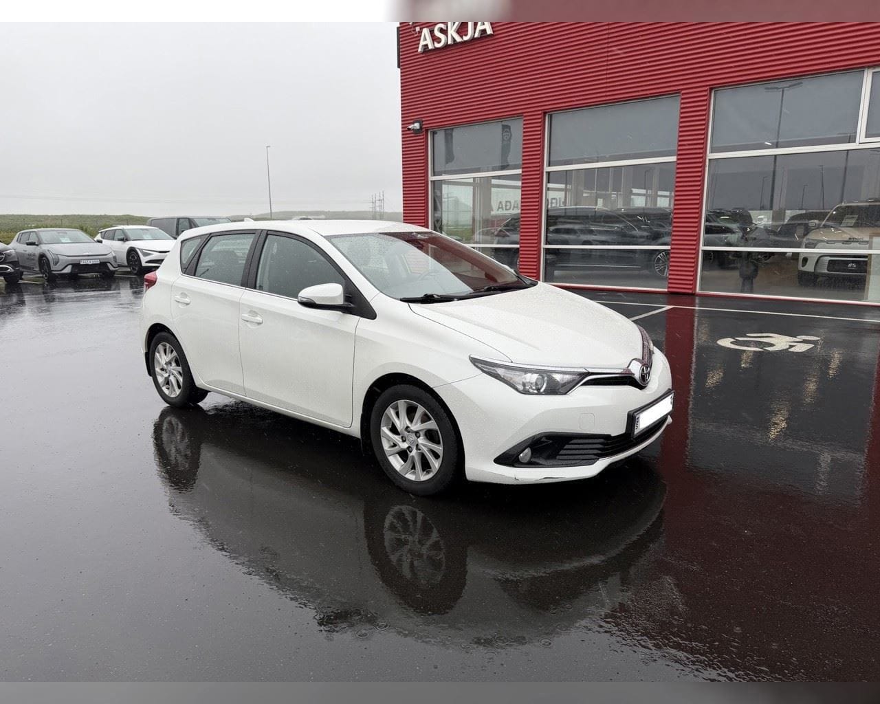 TOYOTA AURIS ACTIVE SJÁLFSKIPTUR