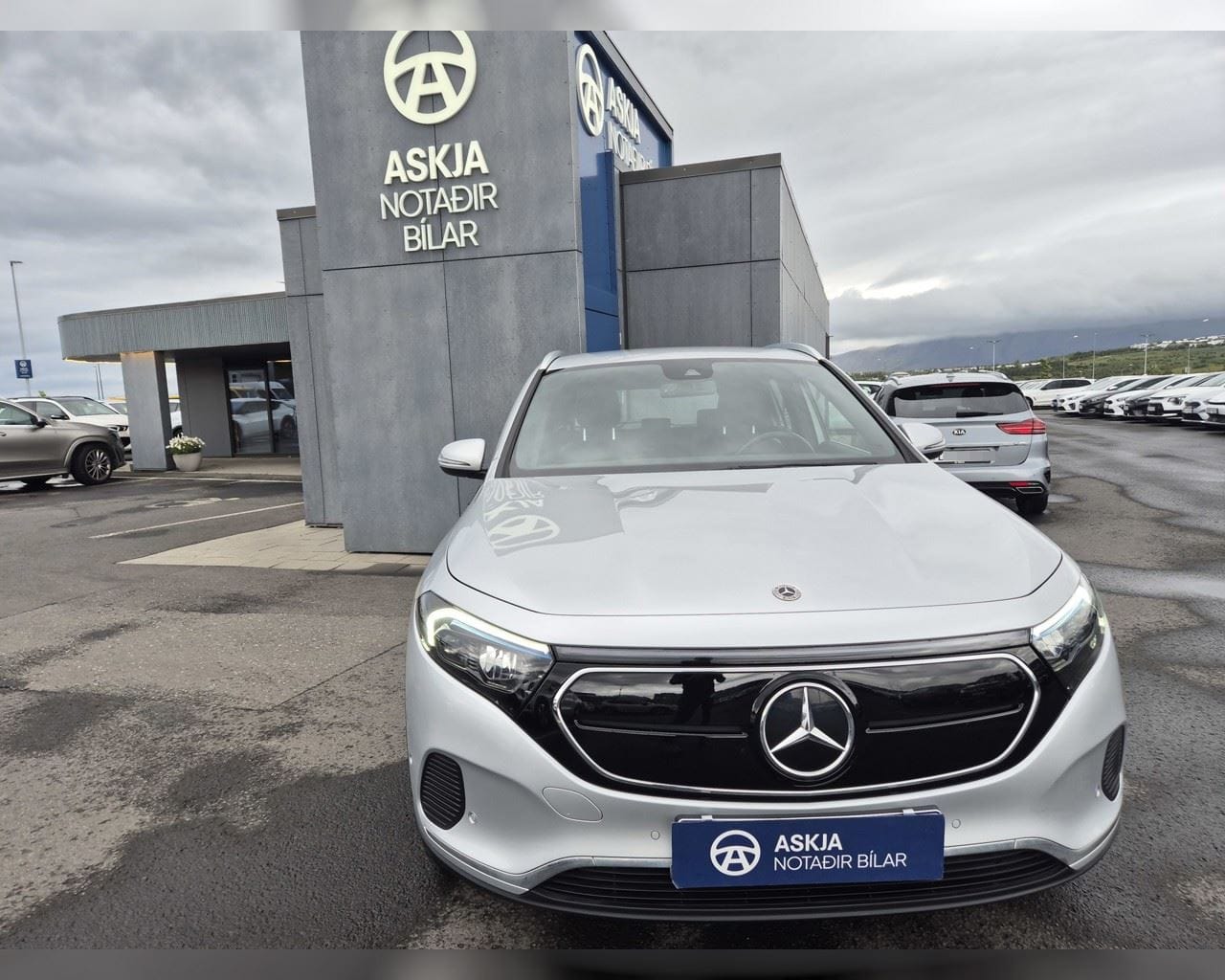 MERCEDES-BENZ EQA 250 PURE