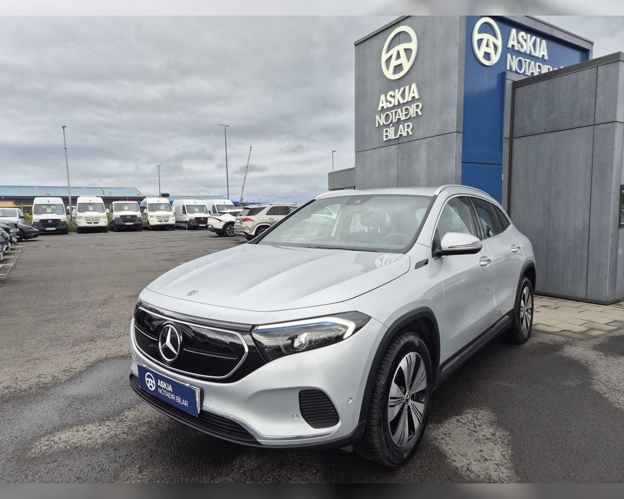 MERCEDES-BENZ EQA 250 PURE