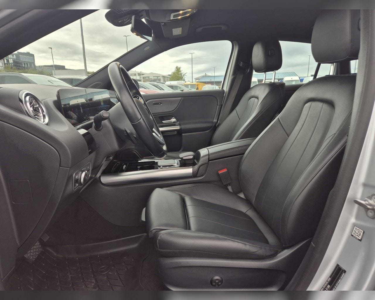 MERCEDES-BENZ EQA 250 PURE