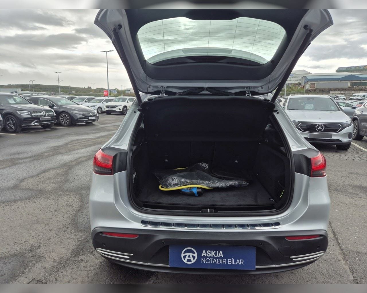 MERCEDES-BENZ EQA 250 PURE