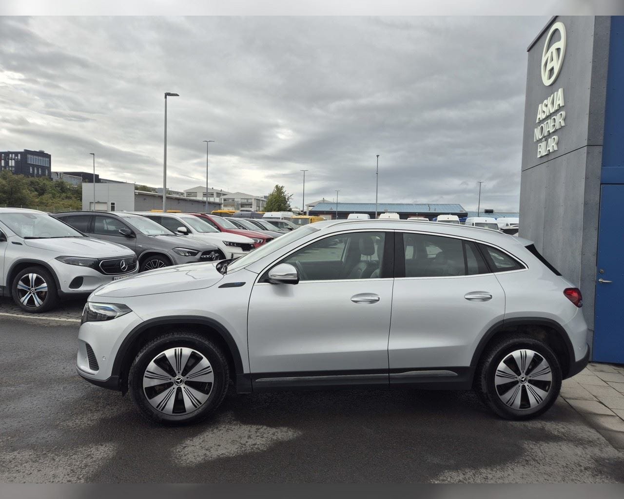 MERCEDES-BENZ EQA 250 PURE
