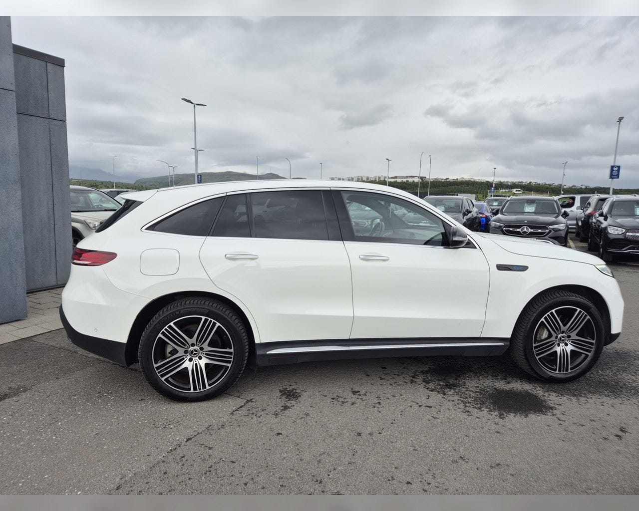 MERCEDES-BENZ EQC 400 4MATIC PROGRESSIVE