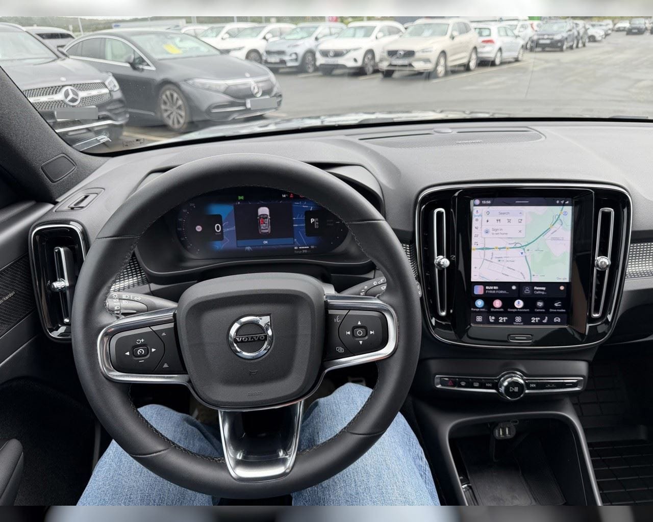 VOLVO XC40